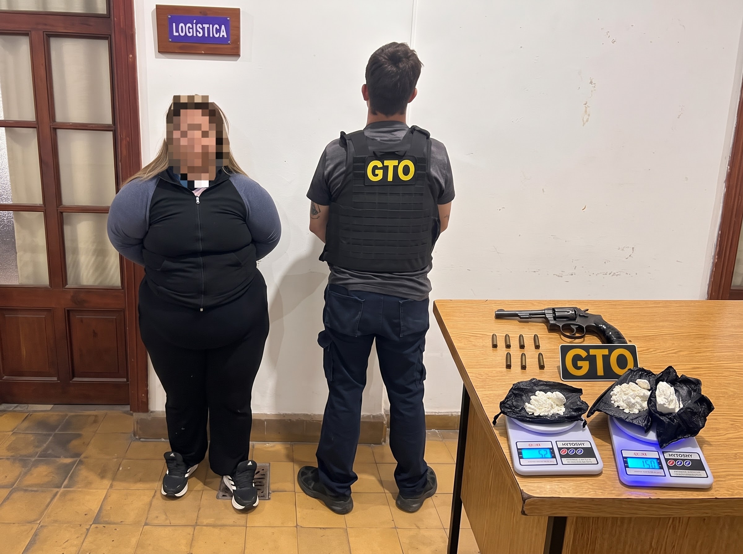 Allanamiento en San Pedro: aprehendieron a una mujer y secuestraron cocaína, un revólver y celulares