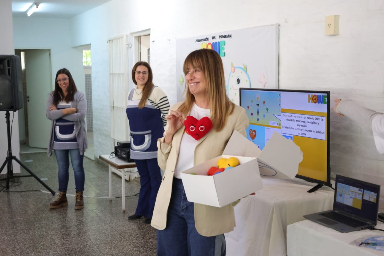 Con Gabriela Arias Uriburu, presentaron una herramienta para trabajar las emociones en la infancia